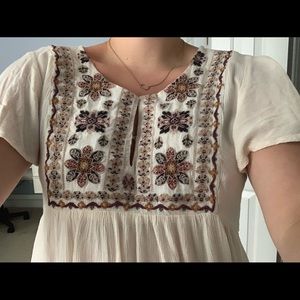 neutral colors top